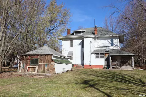 312 W 3rd St, Delavan, IL 61734 photo 5