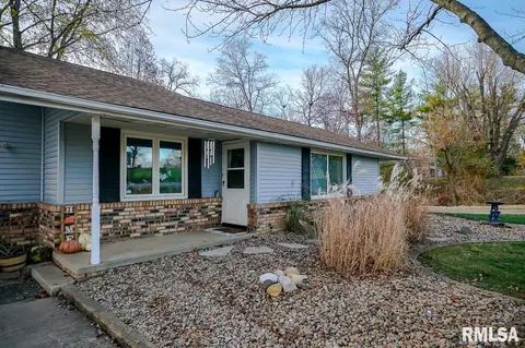 505 Timberlan Rd, Metamora, IL 61548 photo 2