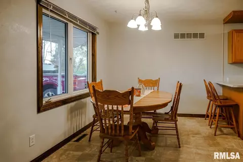 505 Timberlan Rd, Metamora, IL 61548 photo 12