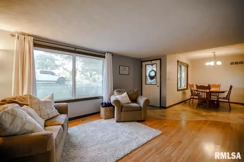 505 Timberlan Rd, Metamora, IL 61548 photo 7