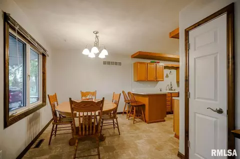 505 Timberlan Rd, Metamora, IL 61548 photo 13