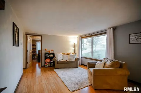 505 Timberlan Rd, Metamora, IL 61548 photo 4