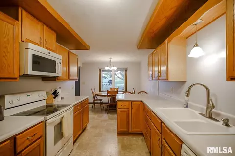 505 Timberlan Rd, Metamora, IL 61548 photo 17
