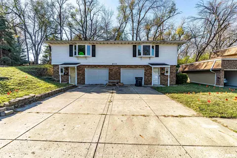 2113 Brookview Ter, Pekin, IL 61554 photo 1