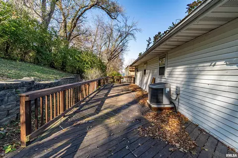 2113 Brookview Ter, Pekin, IL 61554 photo 13