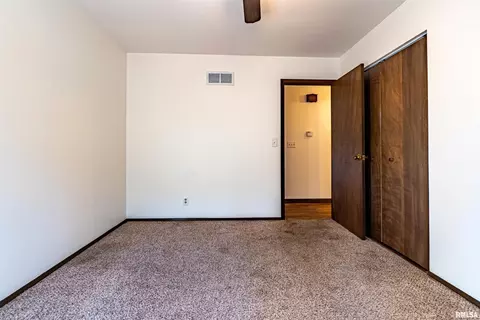 2113 Brookview Ter, Pekin, IL 61554 photo 9