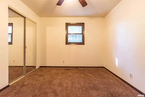 2113 Brookview Ter, Pekin, IL 61554 photo 22