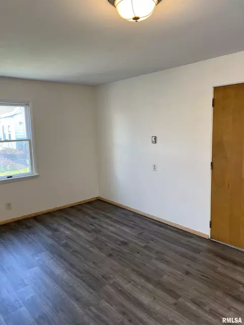 60 E Broadway St, Ipava, IL 61441 photo 12