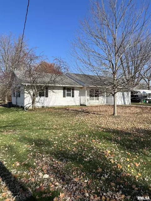 60 E Broadway St, Ipava, IL 61441 photo 3