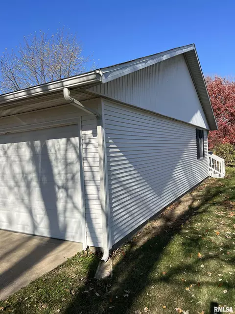60 E Broadway St, Ipava, IL 61441 photo 6
