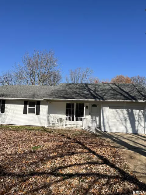 60 E Broadway St, Ipava, IL 61441 photo 2