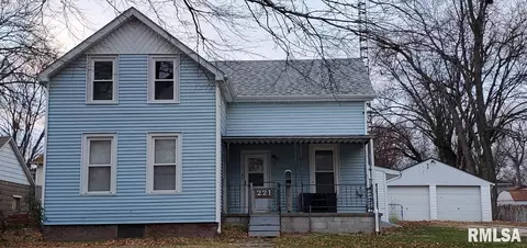 221 Olive St, Canton, IL 61520 photo 1