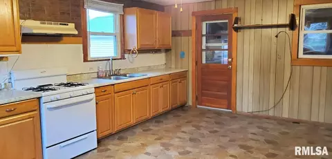 221 Olive St, Canton, IL 61520 photo 15