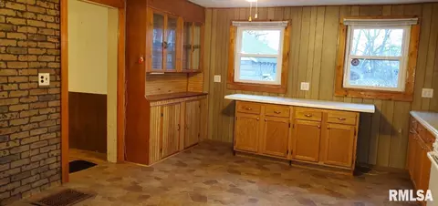 221 Olive St, Canton, IL 61520 photo 18