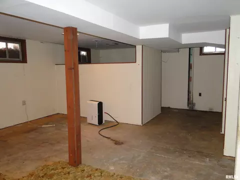 1317 Parkview Dr, Macomb, IL 61455 photo 17