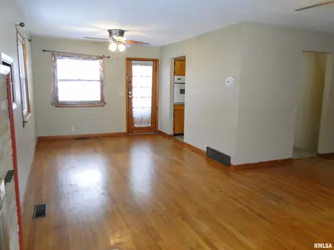 1317 Parkview Dr, Macomb, IL 61455 photo 7