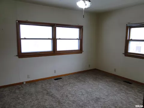 1317 Parkview Dr, Macomb, IL 61455 photo 10