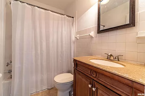 505 Jackson St, Washington, IL 61571 photo 16