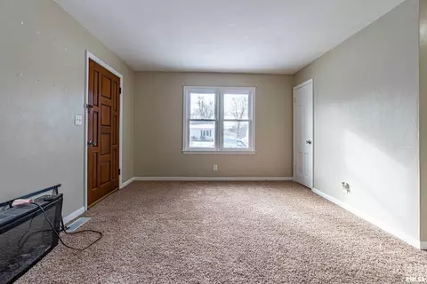 505 Jackson St, Washington, IL 61571 photo 11