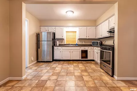 505 Jackson St, Washington, IL 61571 photo 8