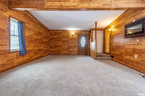 505 Jackson St, Washington, IL 61571 photo 4