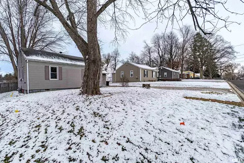 505 Jackson St, Washington, IL 61571 photo 2