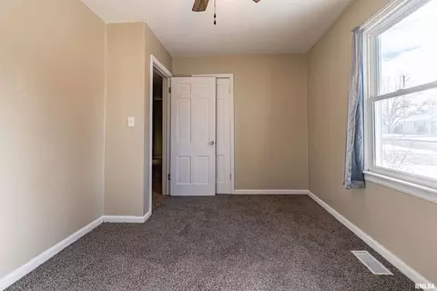 505 Jackson St, Washington, IL 61571 photo 18