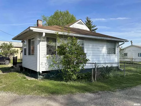 403 N College St, Saint David, IL 61563