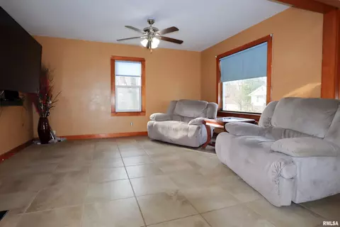 2210 Groth St, Springfield, IL 62703 photo 7