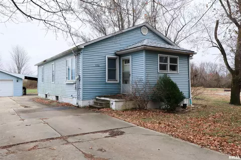 2210 Groth St, Springfield, IL 62703 photo 1