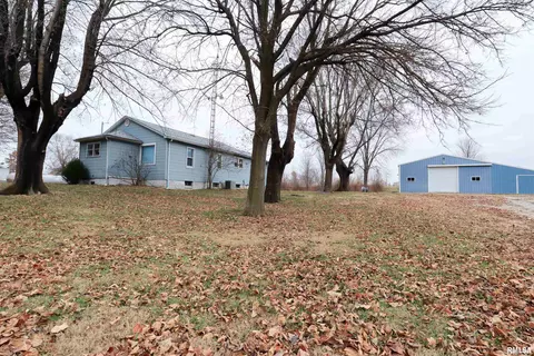 2210 Groth St, Springfield, IL 62703 photo 2