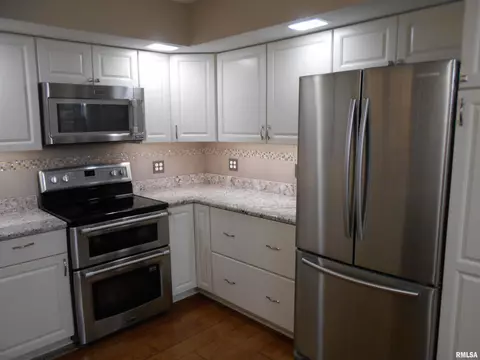 70 Lake Michael Dr, Macomb, IL 61455 photo 5