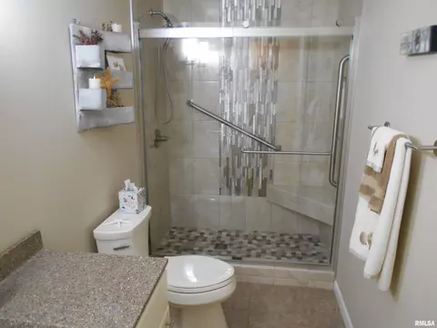 70 Lake Michael Dr, Macomb, IL 61455 photo 10