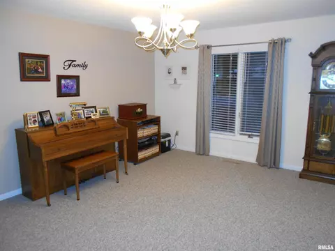 70 Lake Michael Dr, Macomb, IL 61455 photo 7