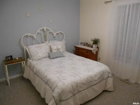 70 Lake Michael Dr, Macomb, IL 61455 photo 9