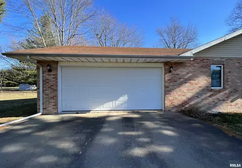 1104 E Wheeler St, Macomb, IL 61455 photo 16