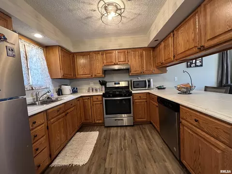 1104 E Wheeler St, Macomb, IL 61455 photo 17