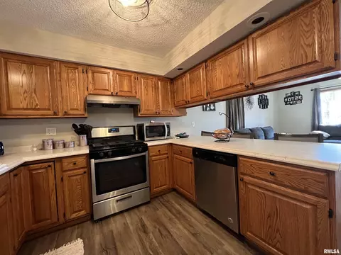 1104 E Wheeler St, Macomb, IL 61455 photo 13