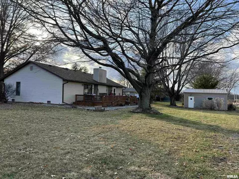 148 Harmony Ln, Macomb, IL 61455 photo 5