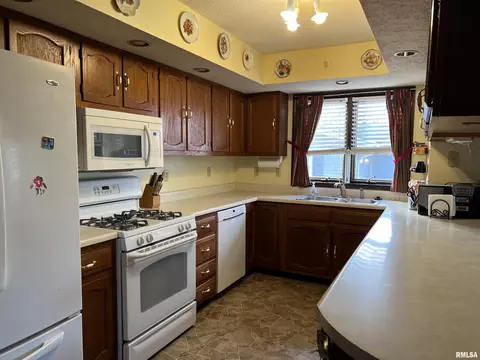 148 Harmony Ln, Macomb, IL 61455 photo 9