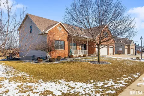 104 Pinehurst Ln, Washington, IL 61571 photo 2