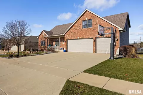104 Pinehurst Ln, Washington, IL 61571 photo 3