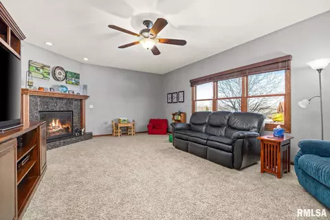 104 Pinehurst Ln, Washington, IL 61571 photo 12