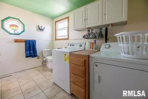 211 W 5th St, Delavan, IL 61734 photo 30