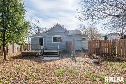 211 W 5th St, Delavan, IL 61734 photo 10