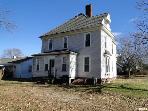 202 N Sherman Ave, Macomb, IL 61455 photo 3