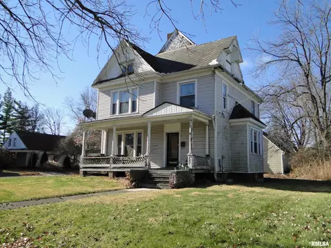 202 N Sherman Ave, Macomb, IL 61455 photo 1
