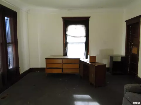 202 N Sherman Ave, Macomb, IL 61455 photo 4