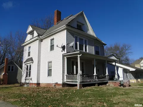 202 N Sherman Ave, Macomb, IL 61455 photo 2