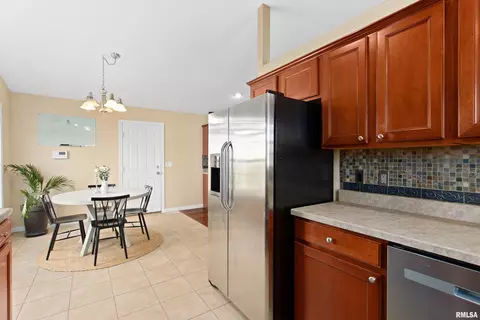 2101 W Miners Dr, Dunlap, IL 61525 photo 14
